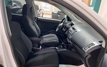Mitsubishi Outlander III рестайлинг 3, 2011 год, 1 299 000 рублей, 8 фотография