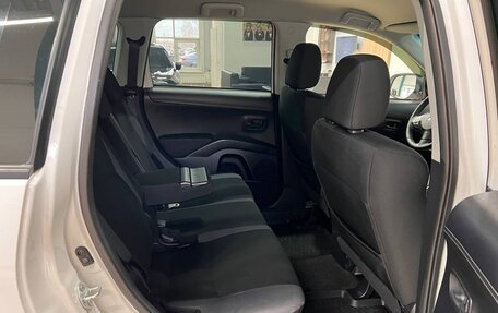 Mitsubishi Outlander III рестайлинг 3, 2011 год, 1 299 000 рублей, 19 фотография