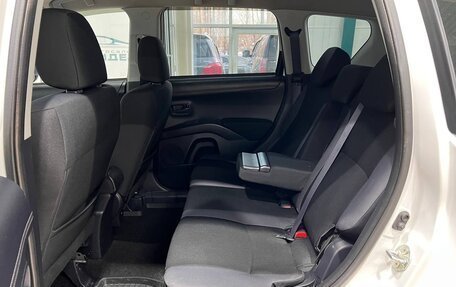 Mitsubishi Outlander III рестайлинг 3, 2011 год, 1 299 000 рублей, 20 фотография