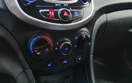 Hyundai Solaris II рестайлинг, 2013 год, 748 000 рублей, 15 фотография
