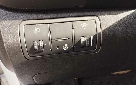 Hyundai Solaris II рестайлинг, 2014 год, 1 000 000 рублей, 13 фотография