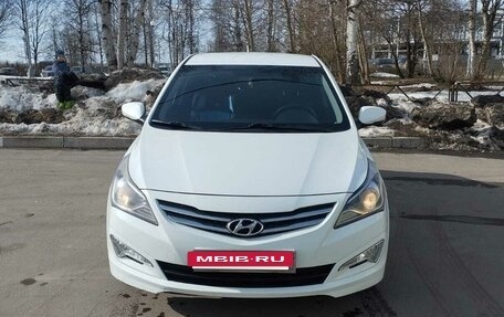 Hyundai Solaris II рестайлинг, 2014 год, 1 000 000 рублей, 7 фотография