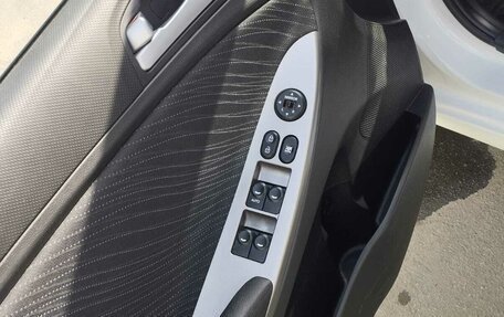 Hyundai Solaris II рестайлинг, 2014 год, 1 000 000 рублей, 16 фотография