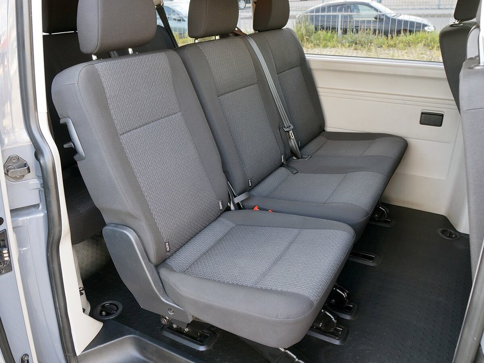 Volkswagen Caravelle T5 рестайлинг, 2015 год, 550 000 рублей, 9 фотография