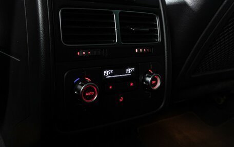 Volkswagen Touareg III, 2012 год, 1 950 000 рублей, 21 фотография