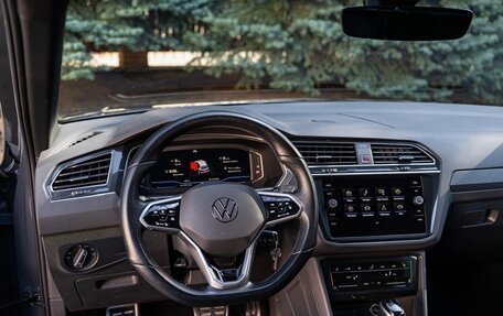 Volkswagen Tiguan II, 2021 год, 3 850 000 рублей, 3 фотография