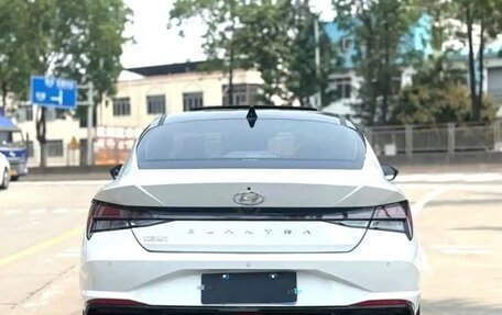 Hyundai Elantra, 2022 год, 1 430 000 рублей, 5 фотография