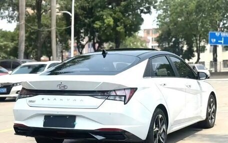 Hyundai Elantra, 2022 год, 1 430 000 рублей, 4 фотография