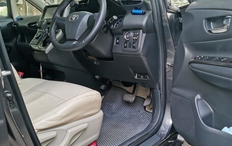 Toyota Wish II, 2015 год, 1 750 000 рублей, 7 фотография