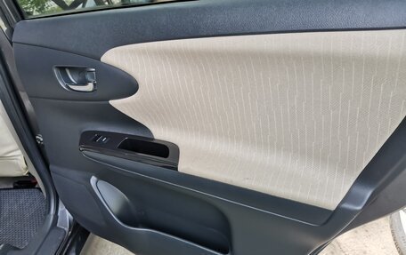 Toyota Wish II, 2015 год, 1 750 000 рублей, 28 фотография