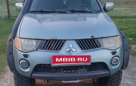Mitsubishi L200 IV рестайлинг, 2008 год, 700 000 рублей, 2 фотография