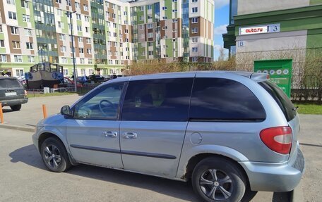 Chrysler Voyager IV, 2003 год, 275 000 рублей, 2 фотография