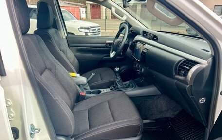 Toyota Hilux VIII, 2025 год, 7 000 000 рублей, 16 фотография
