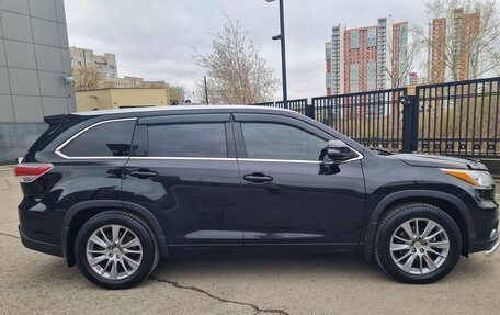 Toyota Highlander III, 2015 год, 3 999 999 рублей, 5 фотография