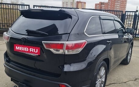 Toyota Highlander III, 2015 год, 3 999 999 рублей, 2 фотография