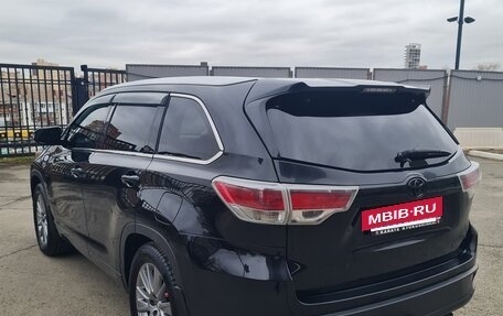 Toyota Highlander III, 2015 год, 3 999 999 рублей, 7 фотография