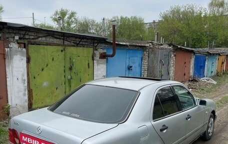 Mercedes-Benz E-Класс, 1997 год, 195 000 рублей, 4 фотография