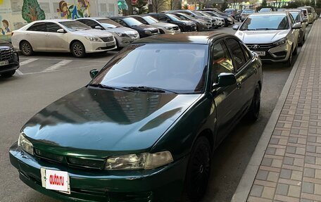 Mitsubishi Mirage VI рестайлинг, 2000 год, 250 000 рублей, 2 фотография