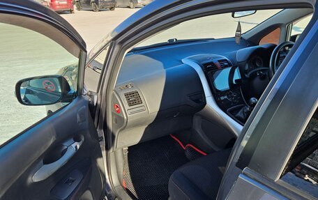 Toyota Auris II, 2009 год, 800 000 рублей, 4 фотография