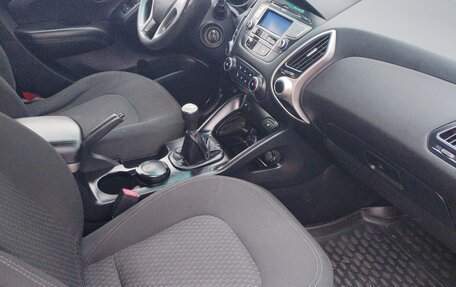 Hyundai ix35 I рестайлинг, 2013 год, 890 000 рублей, 5 фотография
