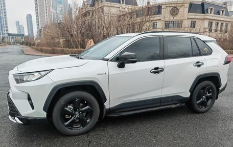 Toyota RAV4, 2022 год, 2 400 000 рублей, 6 фотография