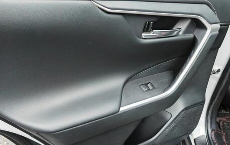 Toyota RAV4, 2022 год, 2 400 000 рублей, 19 фотография