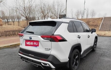 Toyota RAV4, 2022 год, 2 400 000 рублей, 10 фотография