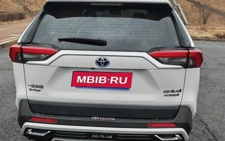 Toyota RAV4, 2022 год, 2 400 000 рублей, 11 фотография