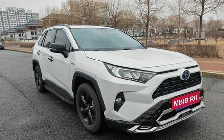 Toyota RAV4, 2022 год, 2 400 000 рублей, 9 фотография
