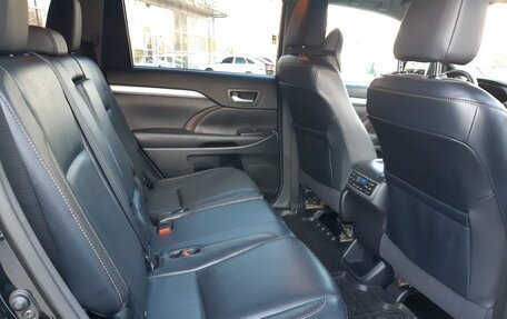 Toyota Highlander III, 2014 год, 2 750 000 рублей, 15 фотография