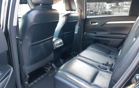 Toyota Highlander III, 2014 год, 2 750 000 рублей, 16 фотография