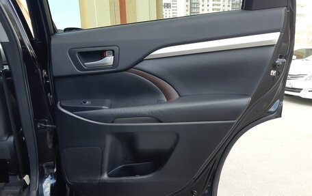 Toyota Highlander III, 2014 год, 2 750 000 рублей, 21 фотография