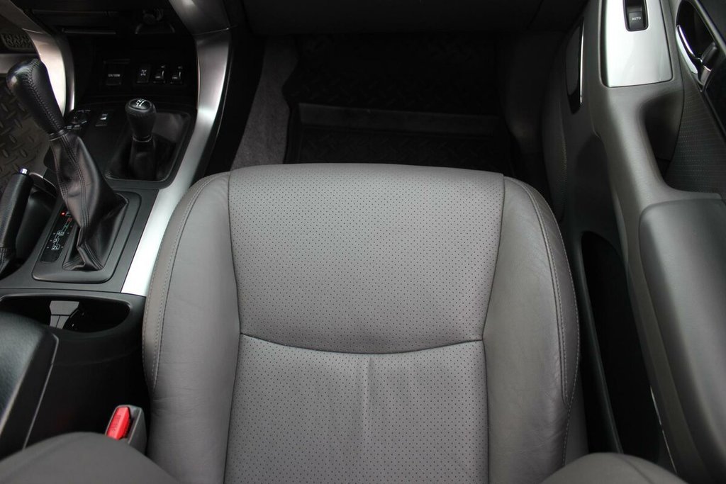 Toyota Land Cruiser Prado 150, 2009 год, 600 000 рублей, 9 фотография