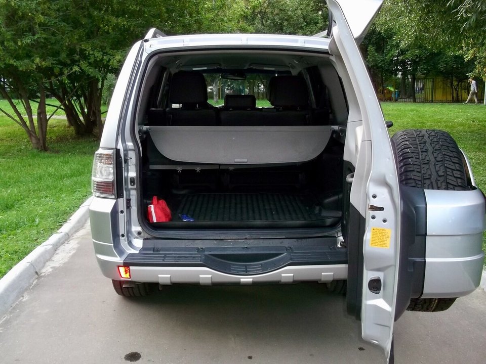 Mitsubishi Pajero IV рестайлинг 1, 2011 год, 420 000 рублей, 7 фотография