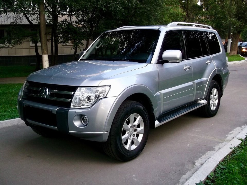 Mitsubishi Pajero IV рестайлинг 1, 2011 год, 420 000 рублей, 1 фотография