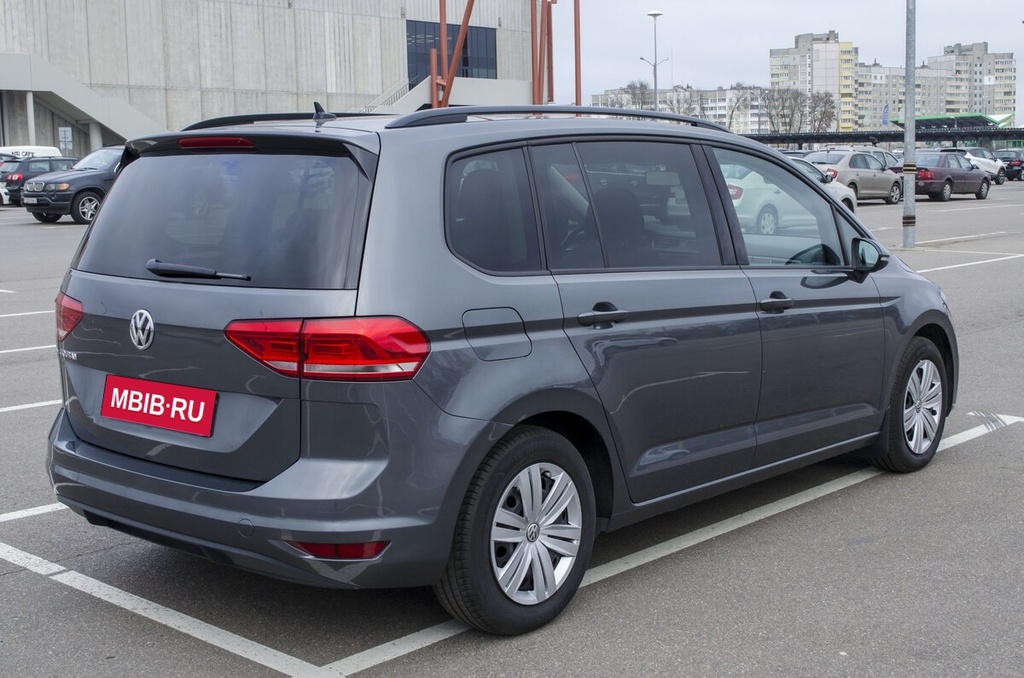 Volkswagen Touran III, 2019 год, 650 000 рублей, 5 фотография