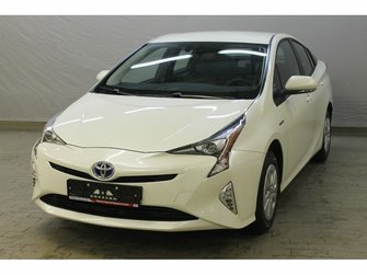 Toyota Prius IV XW50, 2017 год, 450 000 рублей, 1 фотография