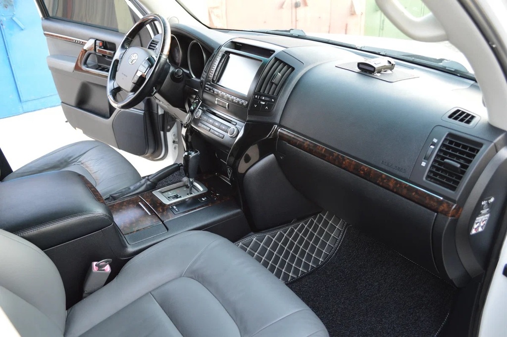 Toyota Land Cruiser 200, 2009 год, 1 000 000 рублей, 7 фотография