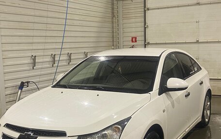 Chevrolet Cruze II, 2010 год, 2 фотография