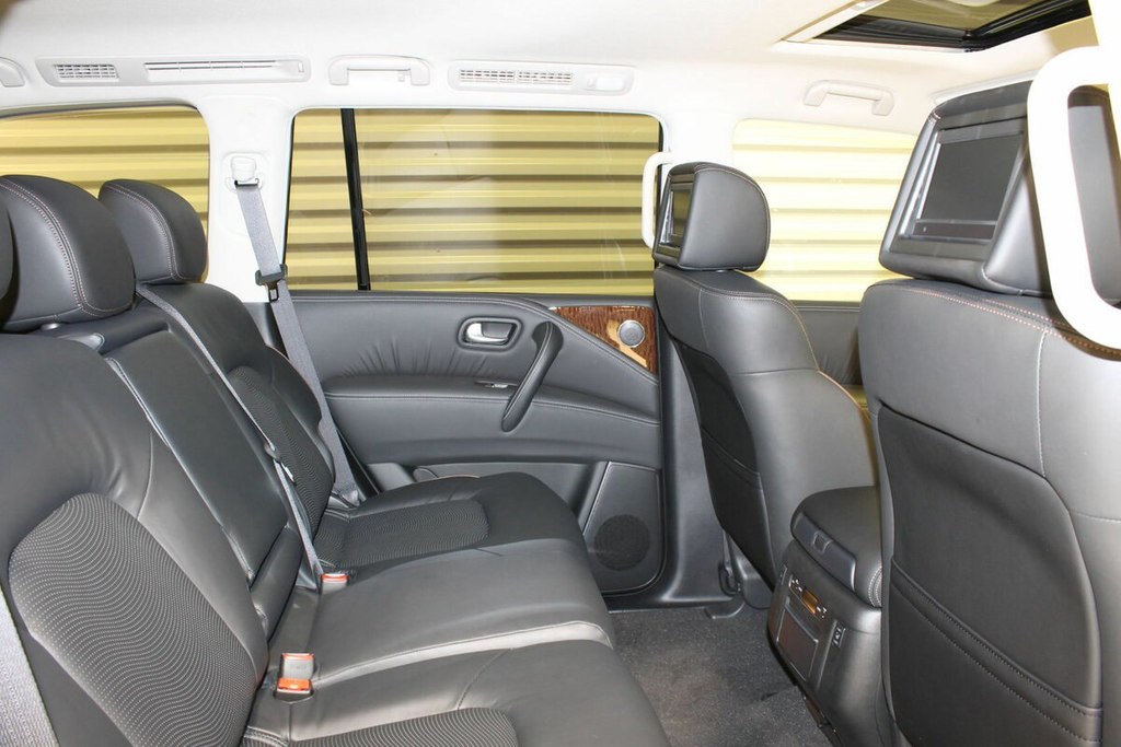 Nissan Patrol Y62 рестайлинг, 2015 год, 900 000 рублей, 5 фотография