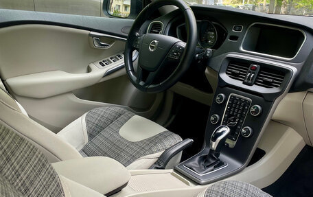 Volvo V40 Cross Country I, 2018 год, 1 820 000 рублей, 9 фотография