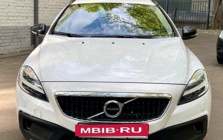 Volvo V40 Cross Country I, 2018 год, 1 820 000 рублей, 5 фотография