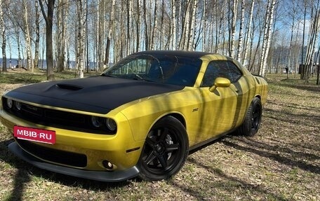 Dodge Challenger III рестайлинг 2, 2020 год, 7 599 000 рублей, 2 фотография