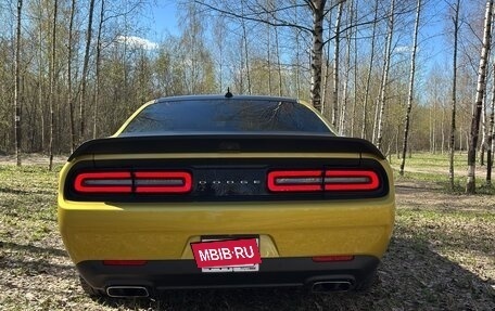 Dodge Challenger III рестайлинг 2, 2020 год, 7 599 000 рублей, 4 фотография