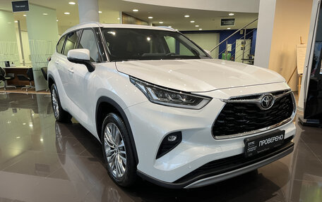 Toyota Highlander, 2025 год, 6 100 000 рублей, 3 фотография