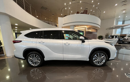 Toyota Highlander, 2025 год, 6 100 000 рублей, 5 фотография