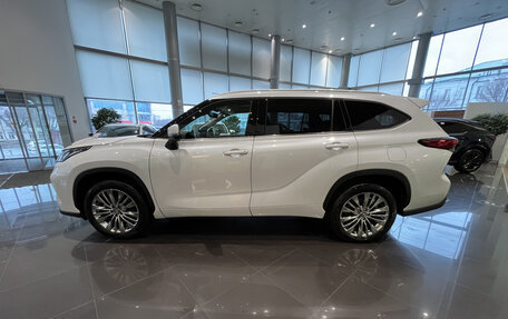Toyota Highlander, 2025 год, 6 100 000 рублей, 10 фотография