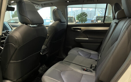 Toyota Highlander, 2025 год, 6 100 000 рублей, 15 фотография