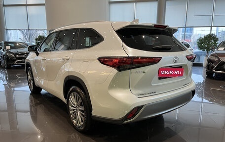 Toyota Highlander, 2025 год, 6 100 000 рублей, 8 фотография