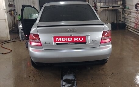 Audi A4, 2001 год, 550 000 рублей, 10 фотография